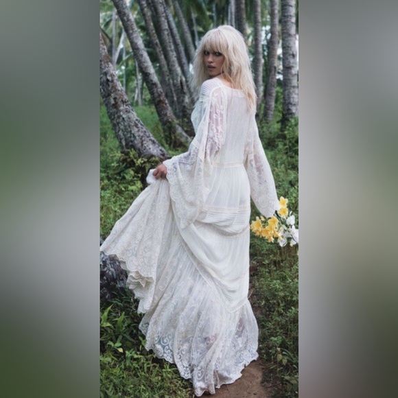 Spell Bride Magnolia Gown - Picture 2 of 14